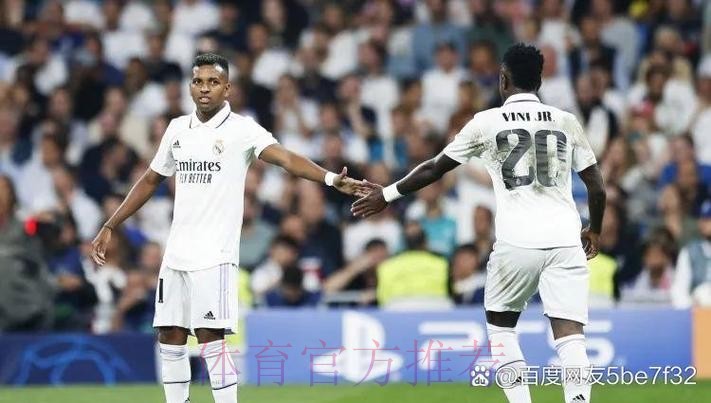 法媒:皇马切尔西巴黎均有意约罗 但球员更愿去皇马 法媒:皇马切尔西巴黎均有意约罗 但球员更愿去皇马