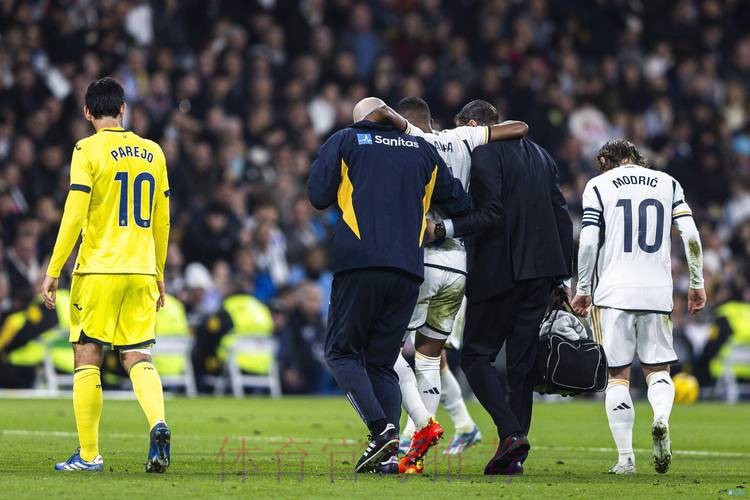 皇马可召回阿拉维斯的马林 或让琼阿梅尼客串中卫